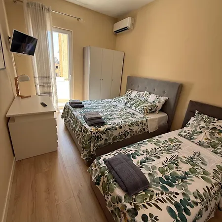 Ferit's Near Center Appartement *