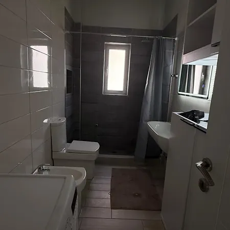 דירה Ferit's Near Center טיראנה